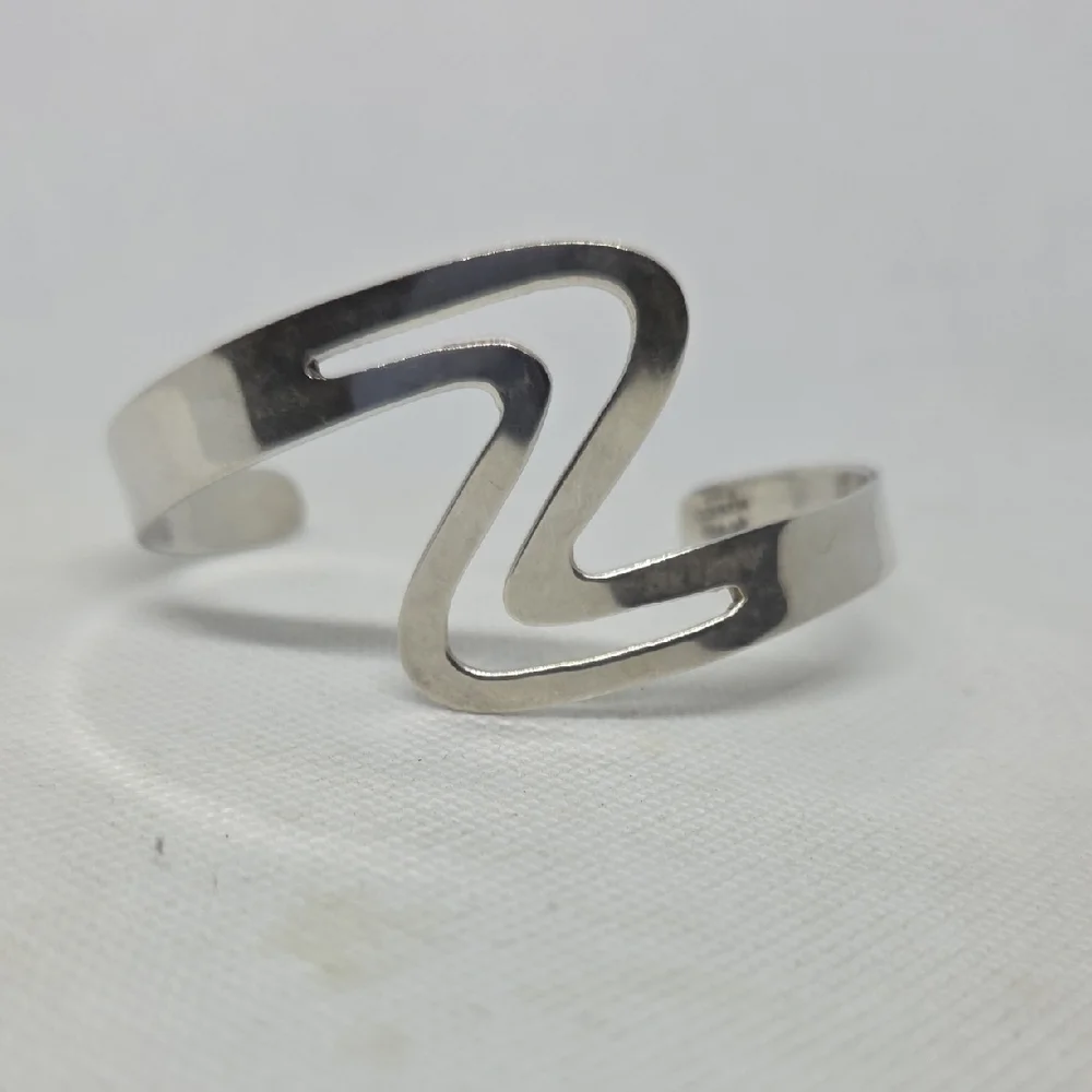 Sterling 925 Cuff Bracelet - Picture 1 of 5